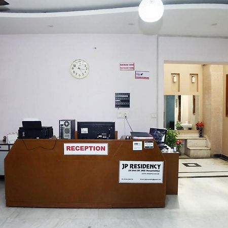 J P Residency Ξενοδοχείο Greater Noida Εξωτερικό φωτογραφία