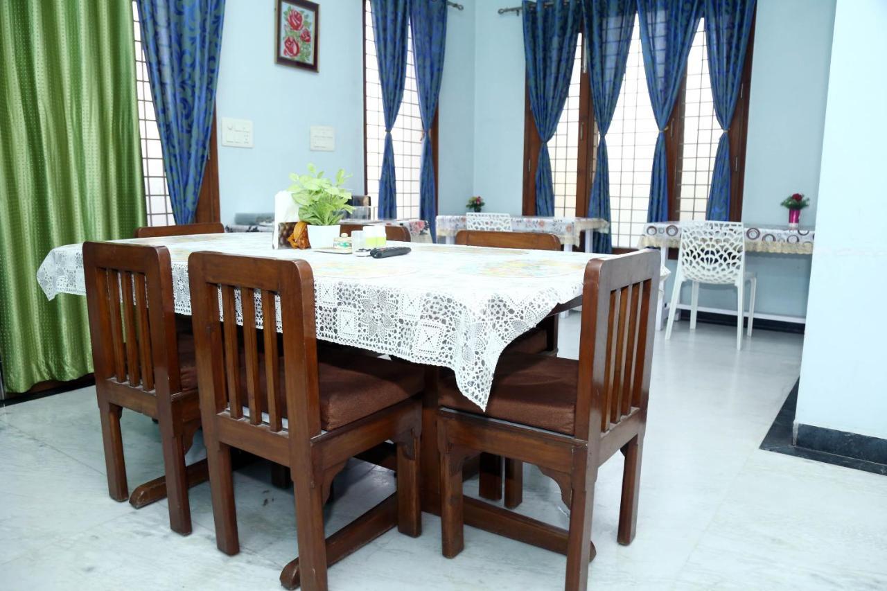 J P Residency Ξενοδοχείο Greater Noida Εξωτερικό φωτογραφία